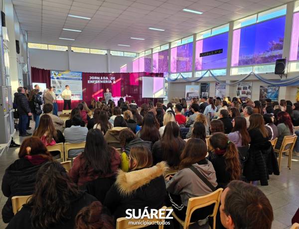 Formación, vocación y compromiso: 11 nuevos enfermeros juraron en la X Jornada Integradora