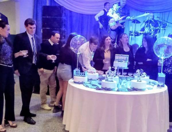 San Martin de Santa Trinidad celebró su 72° Aniversario con una gran cena y baile