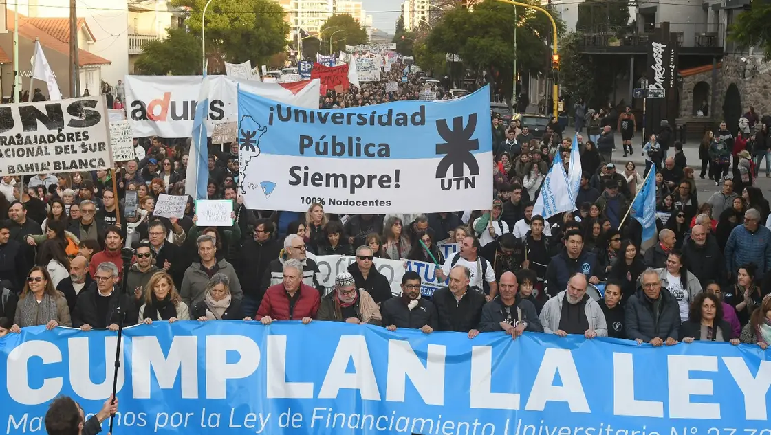 Universitarios reclaman la aplicación de la Ley de Financiamiento Universitario y comienzan un nuevo paro