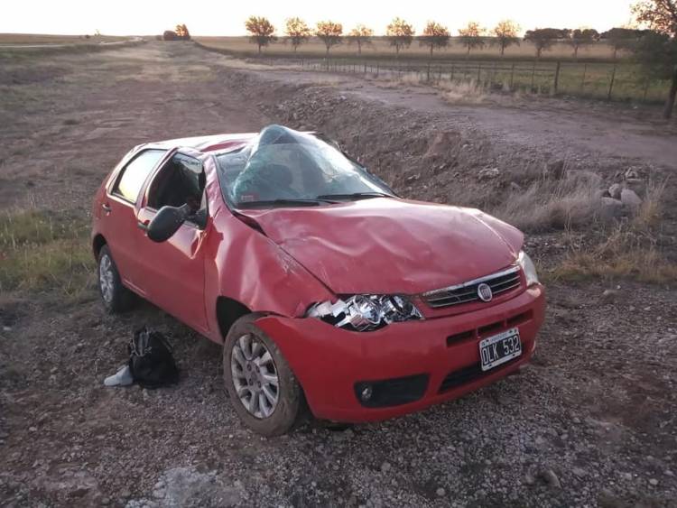 Se produjo un vuelco entre Cura Malal y Arroyo Corto, felizmente sin consecuencias graves.