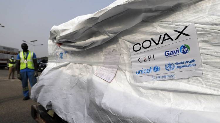 Llegaron al país 864 mil dosis de vacunas contra el covid del Fondo Covax
