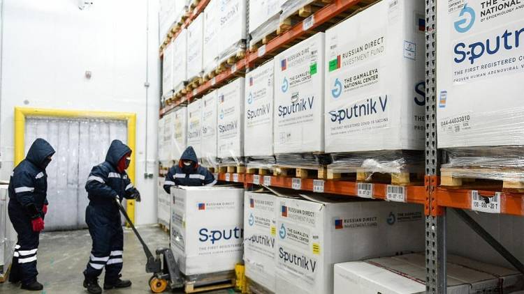 Llegaron al país 864 mil dosis de vacunas contra el covid del Fondo Covax