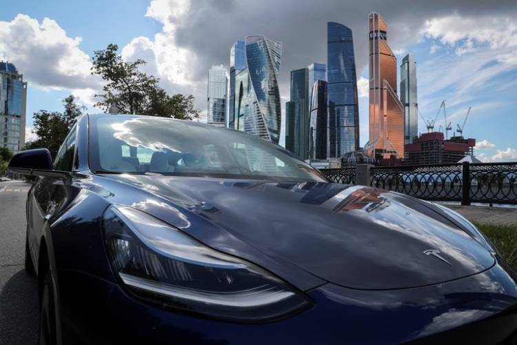 Tesla utilizará la cámara interior para monitorear al conductor en el modo autónomo Autopilot