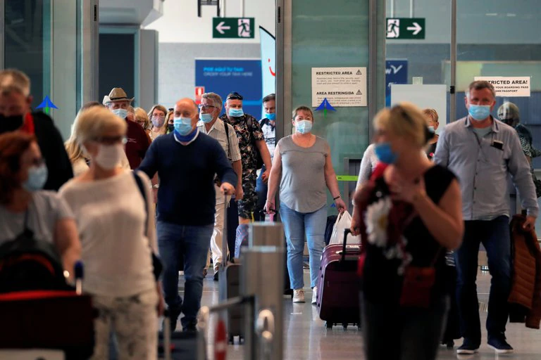 España abre las fronteras a los turistas vacunados y los cruceros internacionales