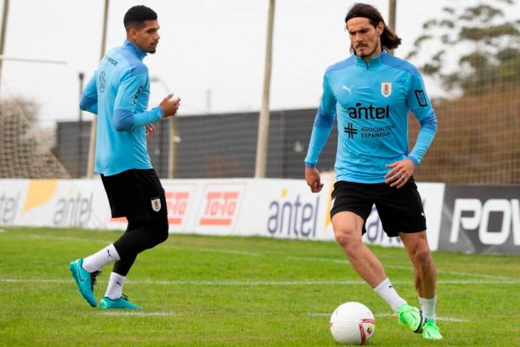 Uruguay se prepara con De la Cruz, Cavani y Suárez para atacar a Argentina