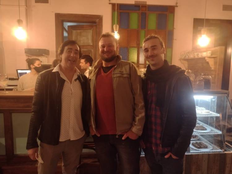 Cervantes Café & Bistró, un nuevo lugar en el corazón de Cnel. Suárez