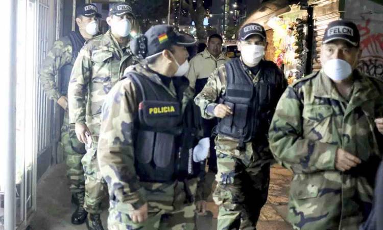 Bolivia: encuentran armas que habría enviado Macri al régimen de Áñez