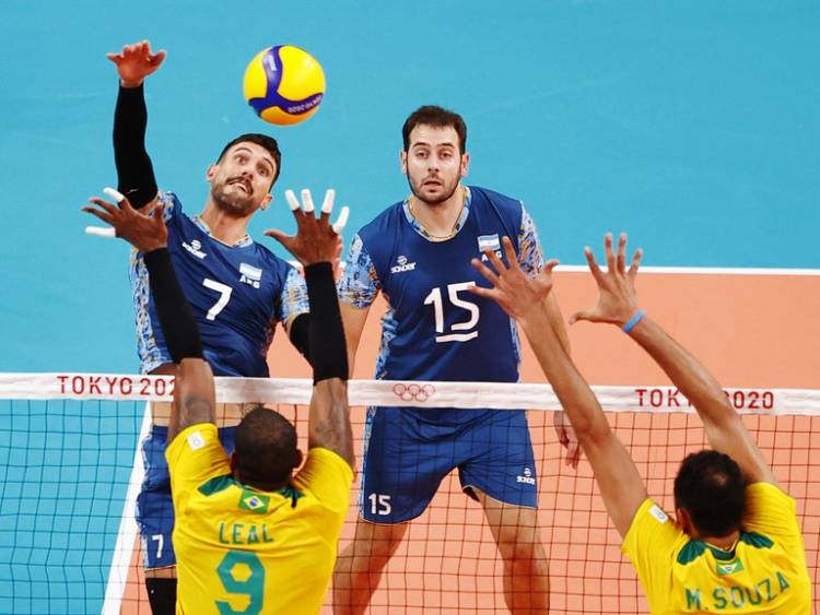Dura derrota en el vóley: Argentina no pudo sostener la ventaja y perdió en el clásico ante Brasil