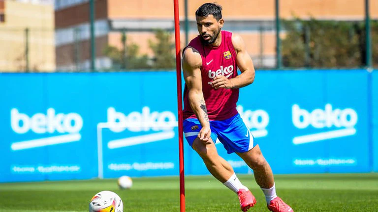 Luz de alerta en Barcelona: por qué todavía no inscribirán a Sergio Agüero como fichaje