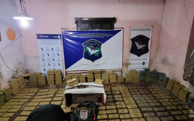 Búnker narco: la policía bonaerense incautó casi 800 kilos de marihuana