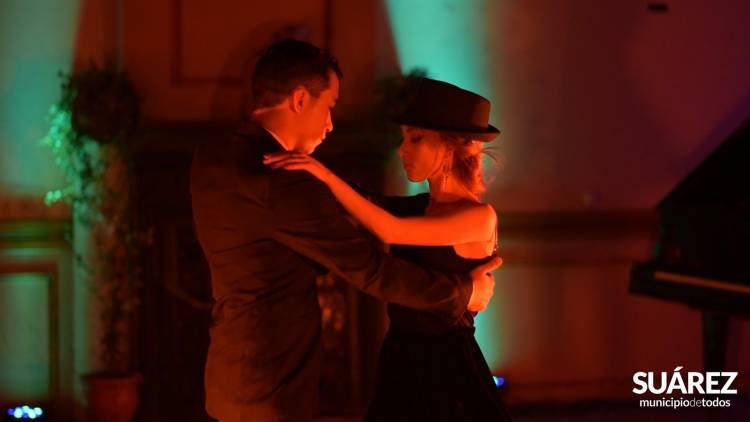Huanguelén brilló con sus artistas en la Noche de Gala 2021