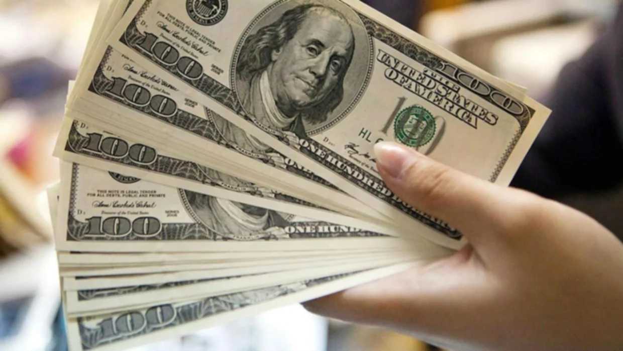 El dólar blue alcanzó el valor más alto del año