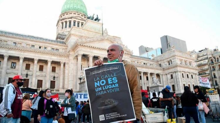 Continúa el campamento para reclamar ley por las personas en situación de calle