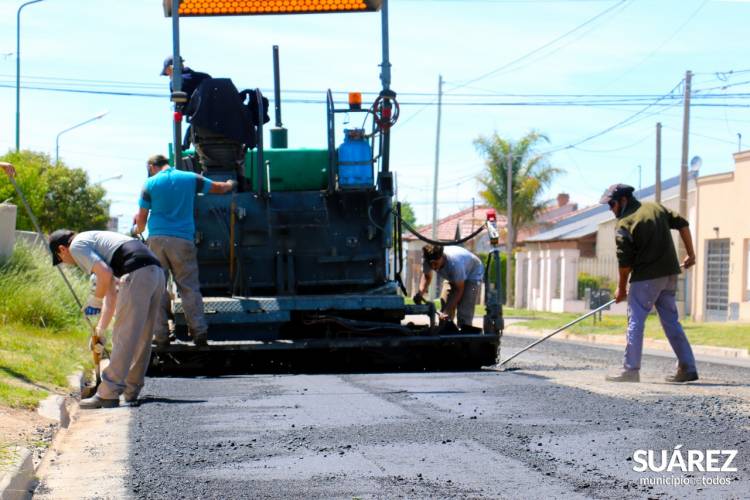 Continúa la obra de pavimento en barrio Brandenberg