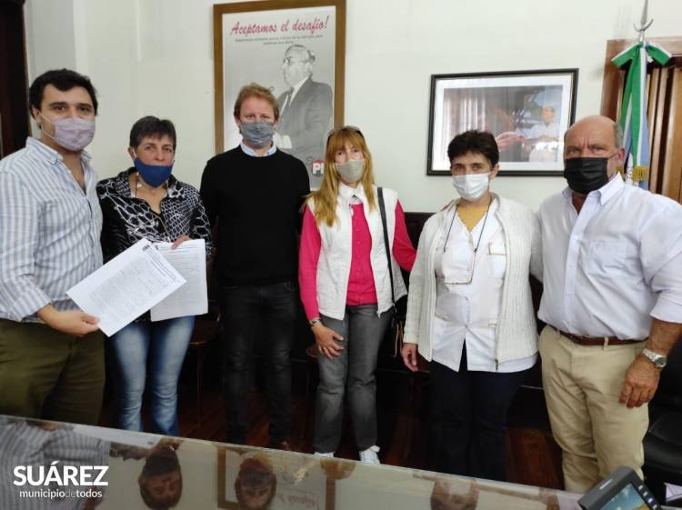EL INTENDENTE MOCCERO ENTREGÓ UN TERRENO A EQUINOTERAPIA ''RIENDAS LIBRES'' EN EL QUE CONSTRUIRÁN SU ANHELADA SEDE PROPIA