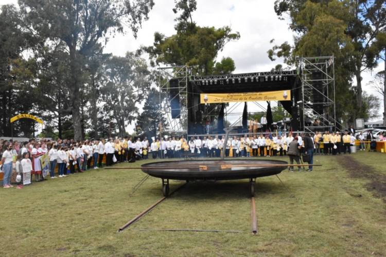 Pigüé: todas las imágenes que dejó otra increíble edición de la Fiesta de la Omelette Gigante