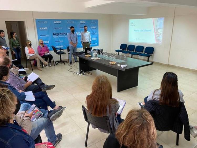Emprendedores locales se sumaron al curso venta por Internet que dictó Punto Digital Coronel Suárez