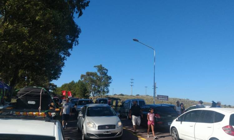 Caos en el acceso a Monte Hermoso por una protesta