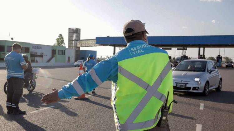 Con más controles viales, es intenso el tránsito hacia los puntos turísticos
