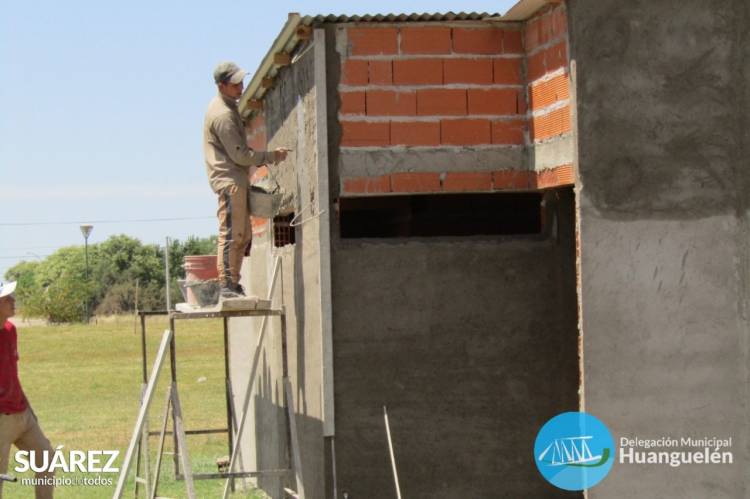 HUANGUELÉN: avanza la obra de construcción de baños públicos en el parque recreativo
