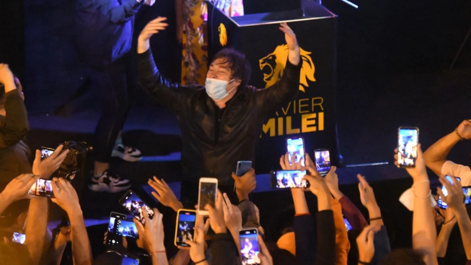 Milei sorteó su primer sueldo como diputado: quién fue el ganador de los $ 205 mil