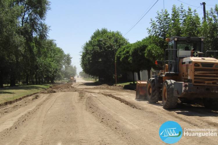 Huanguelén: Avanza la obra de asfalto