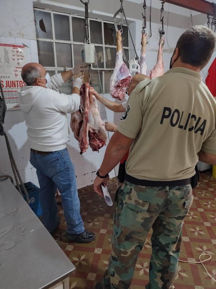 Se procedió a la inspección junto al personal de Bromatología local, en Supermercado "El Mirador"