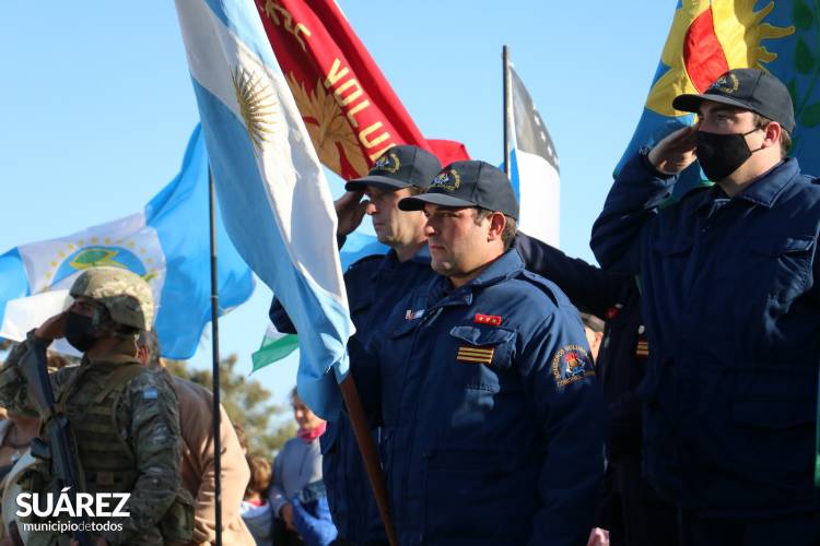 40 años de Malvinas: La Gloriosa Gesta de nuestros combatientes volvió a unir al pueblo de Coronel Suárez