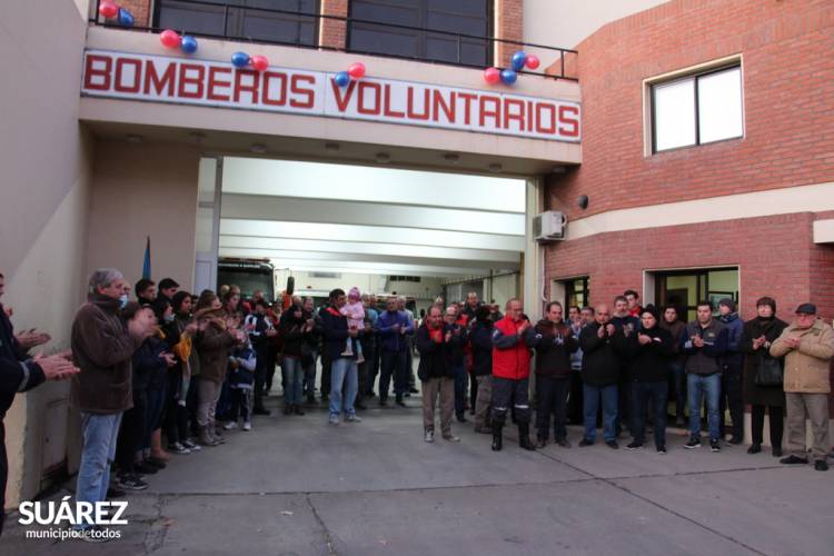 El Intendente Municipal acompañó a los Bomberos Voluntarios de Coronel Suárez en el tradicional desayuno