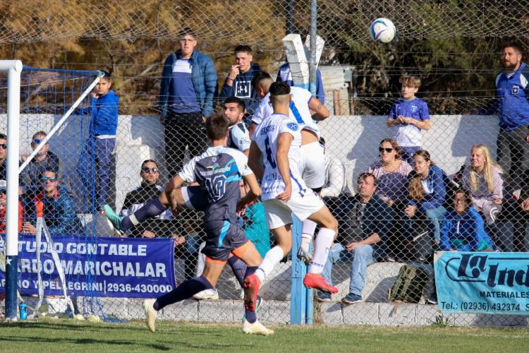 Atl. Huanguelén y Racing a la final del Torneo Apertura