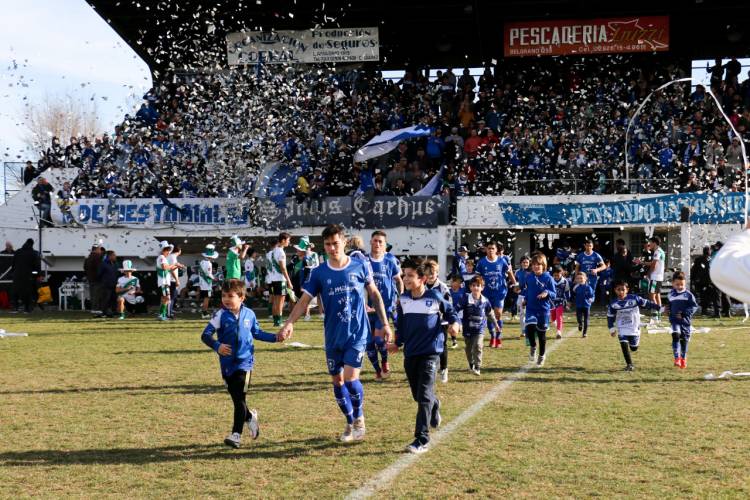 Racing de Carhué GANADOR del Torneo Apertura en primera