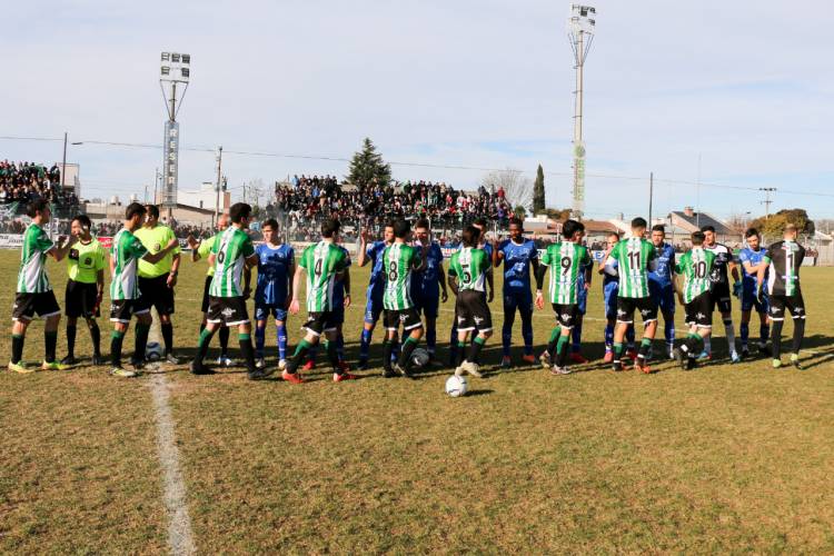 Racing de Carhué GANADOR del Torneo Apertura en primera