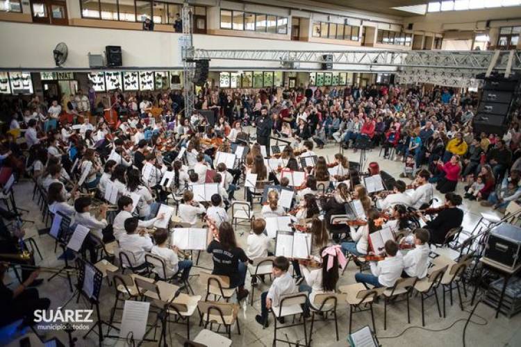 Más de 130 músicos en escena en una tarde a toda orquesta en la Unidad Académica