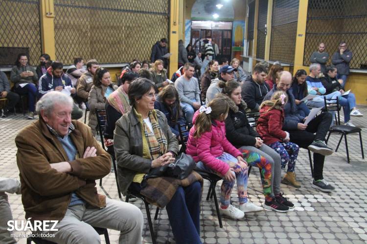 Más de 30 emprendedores recibieron maquinarias, herramientas y materiales para la emergencia social” 