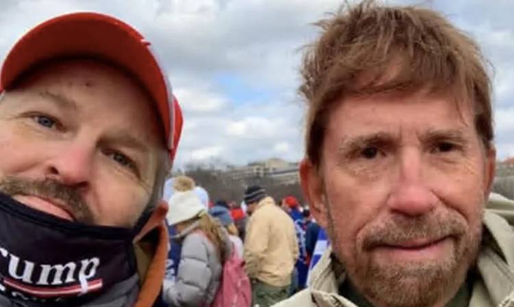 Dejó todo por amor, vida de Chuck Norris 