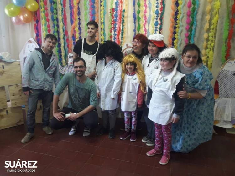 El Taller Municipal de Teatro desplegó su encanto en el Paraje Santa Ana