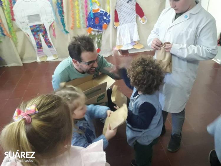 El Taller Municipal de Teatro desplegó su encanto en el Paraje Santa Ana