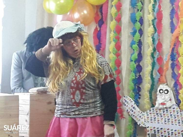 El Taller Municipal de Teatro desplegó su encanto en el Paraje Santa Ana