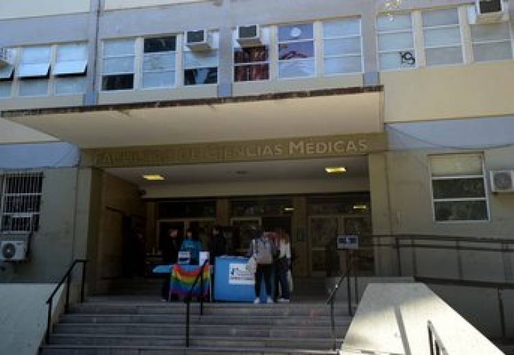La Plata: los estudiantes de Medicina vuelven a la calle para pedir presencialidad plena