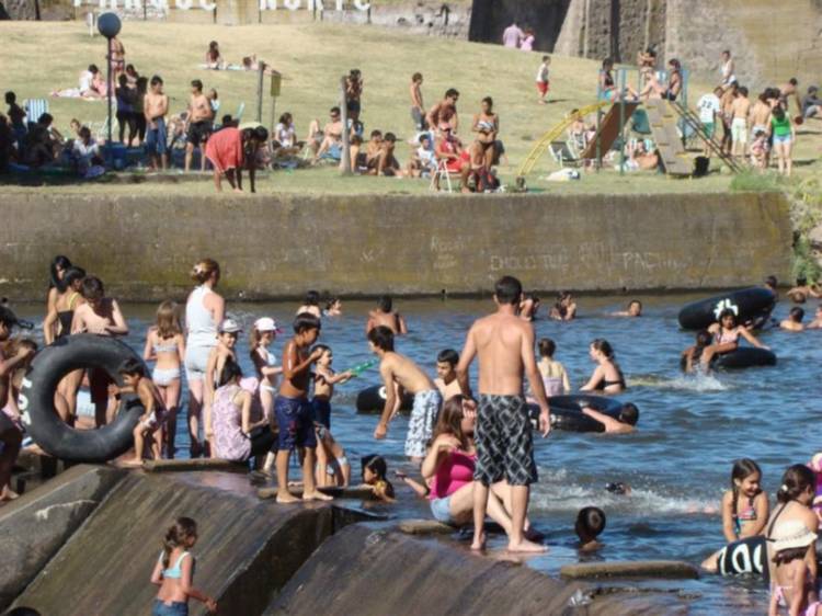 Tornquist licita uno de sus principales balnearios con la premisa de que sea "para todos"