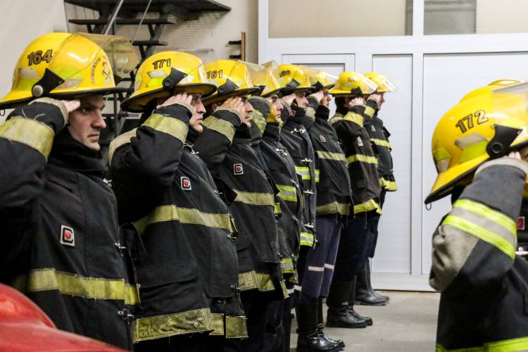 Coronel Suárez incorporó 16 Bomberas y Bomberos Voluntarios al Cuerpo Activo 