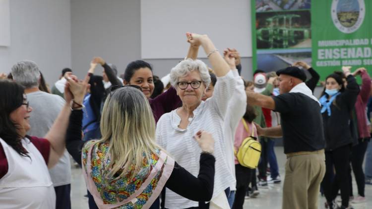 Ensenada."El pericón más grande del mundo". Más de 1.500 personas se preparan para bailarlo