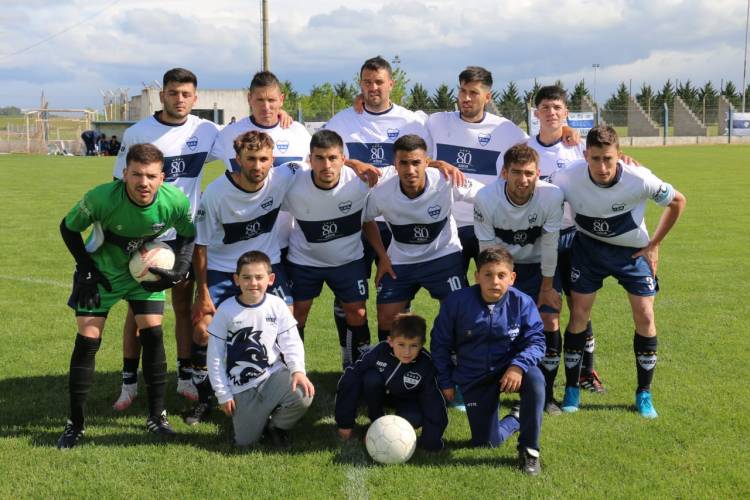 Fútbol de la Liga Regional. En el Distrito suarense siguen Blanco y Negro y Huanguelén.