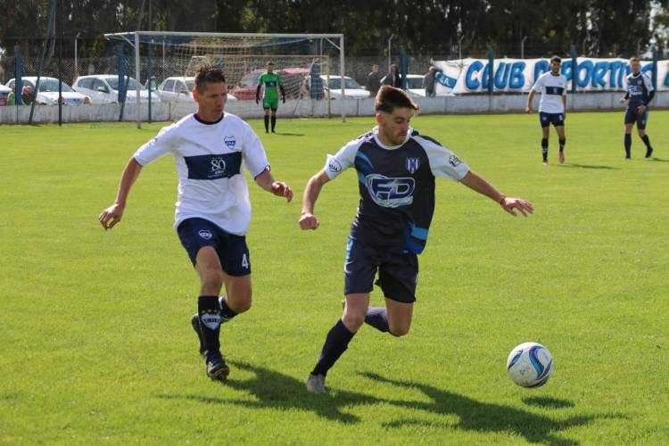 Fútbol de la Liga Regional. En el Distrito suarense siguen Blanco y Negro y Huanguelén.