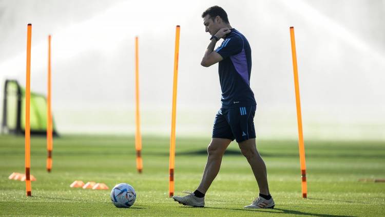 Scaloni, ante una práctica decisiva para perfilar el equipo que enfrentará a México