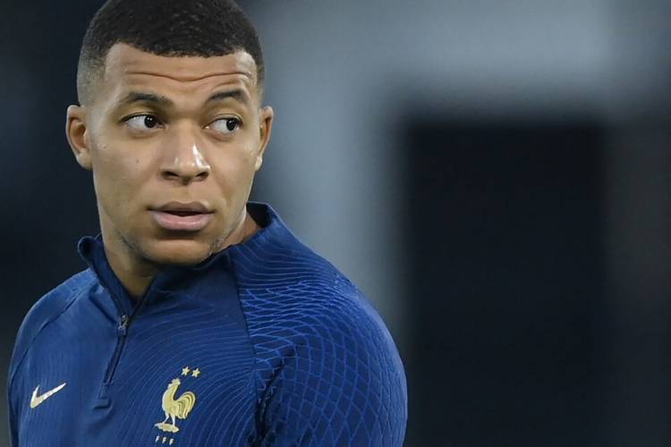 El Barcelona quier dar pelea al Real Madrid por Mbappé