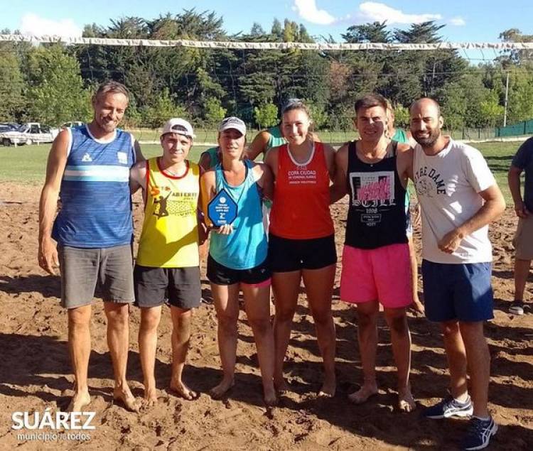 El equipo “Los Ordoñe’s” se quedó con el torneo de Beach Vóley mixto