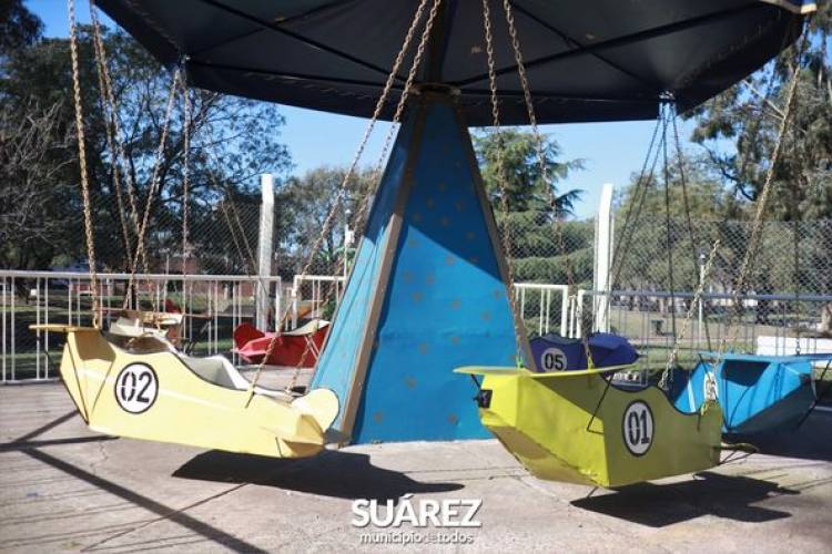 Inauguración de la puesta en valor del Carrusel y juegos mecánicos en la plaza Tambor de Tacuarí