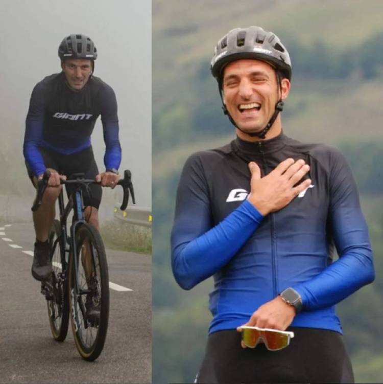 Scaloni "campeón del mundo y ciclista de elite"