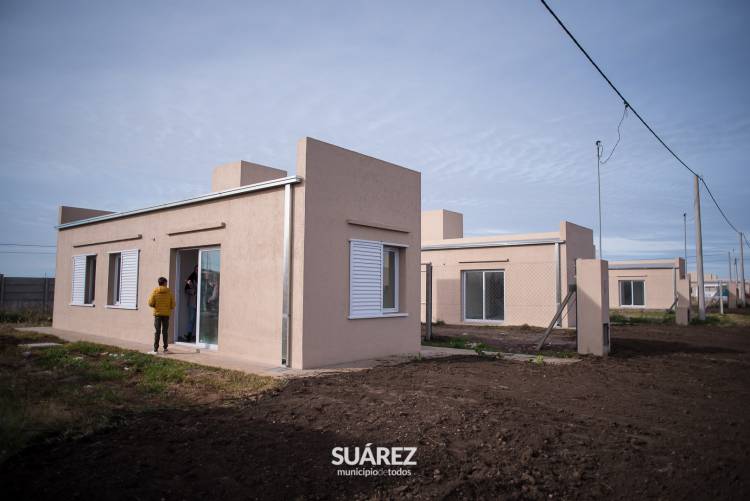 Se entregaron 22 casas construidas a través del Instituto de la Vivienda